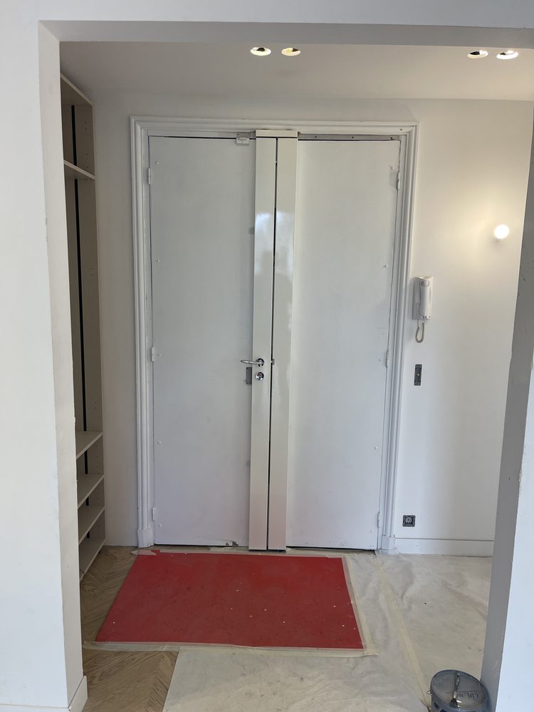 Intervention de sécurisation sur porte à double battant